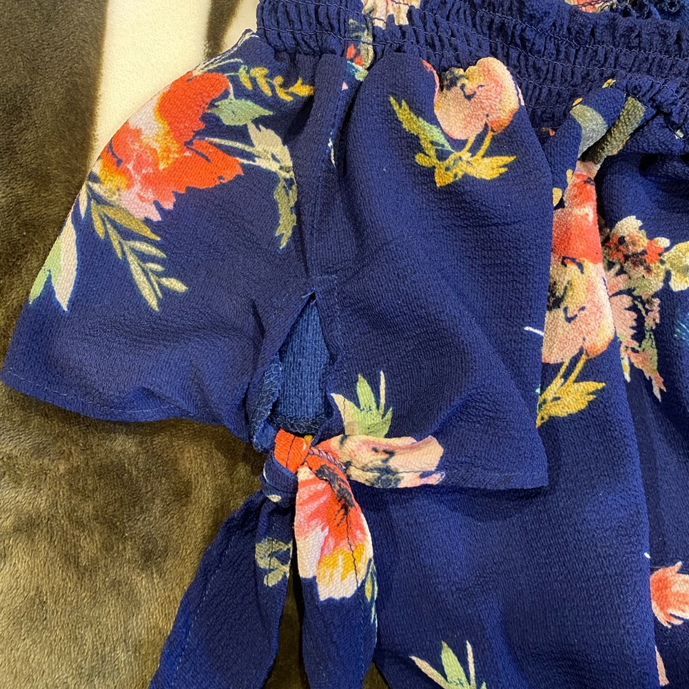 Blue floral romper - Picture 2 of 3